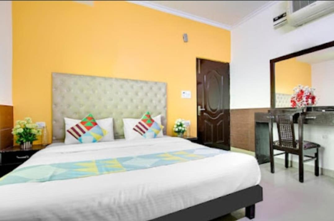 The Lazeez Hotel New Delhi