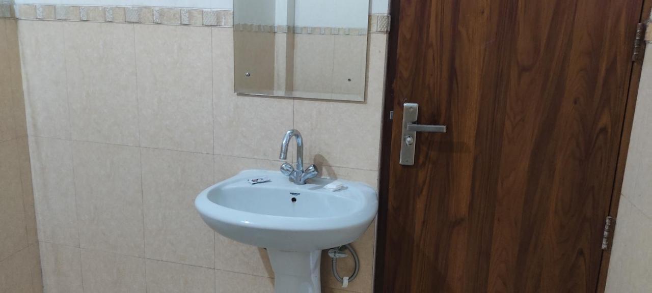 Soft Petal Residency Near Delhi International Airport Hotel 3*