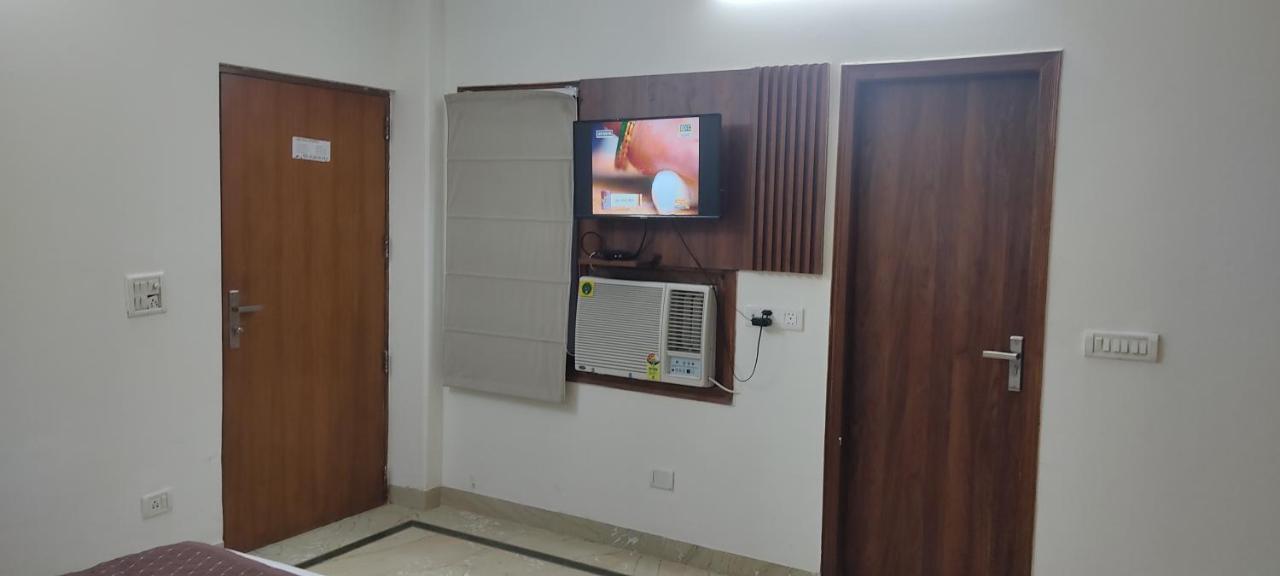 Hotel Soft Petal Residency Near Delhi International Airport 3*