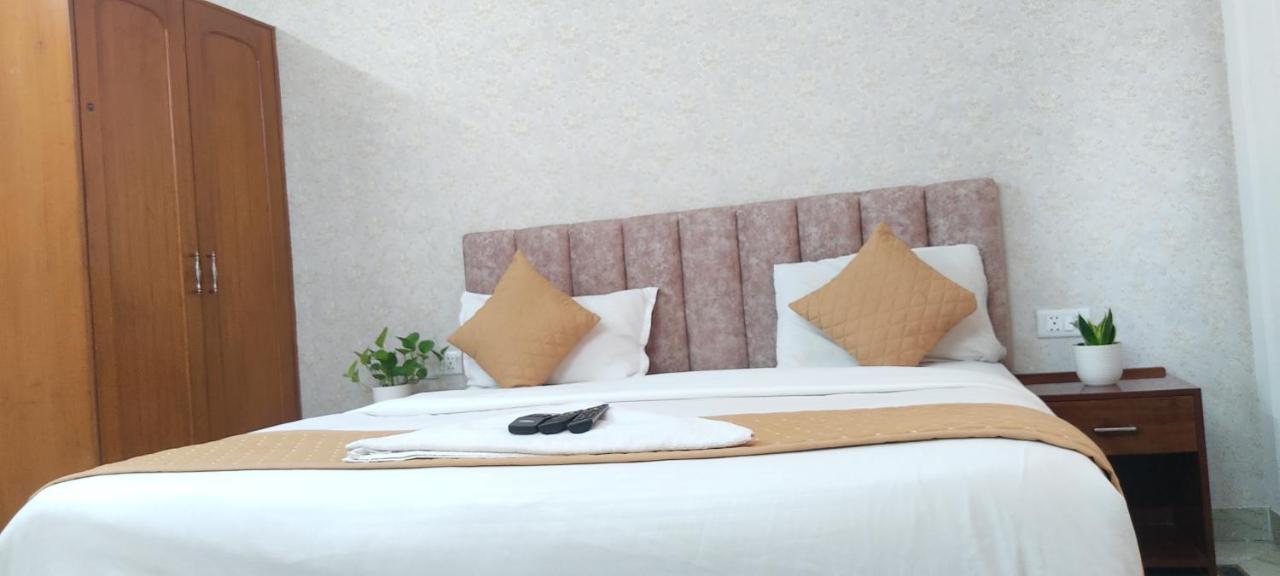 Hotel Soft Petal Residency Near Delhi International Airport 3*