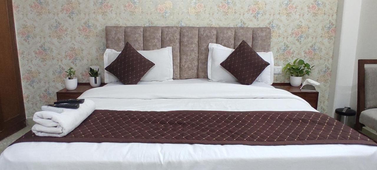 Hotel Soft Petal Residency Near Delhi International Airport