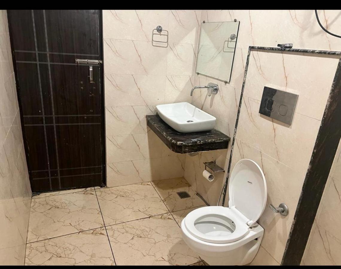 Le Mount Hotel New Delhi