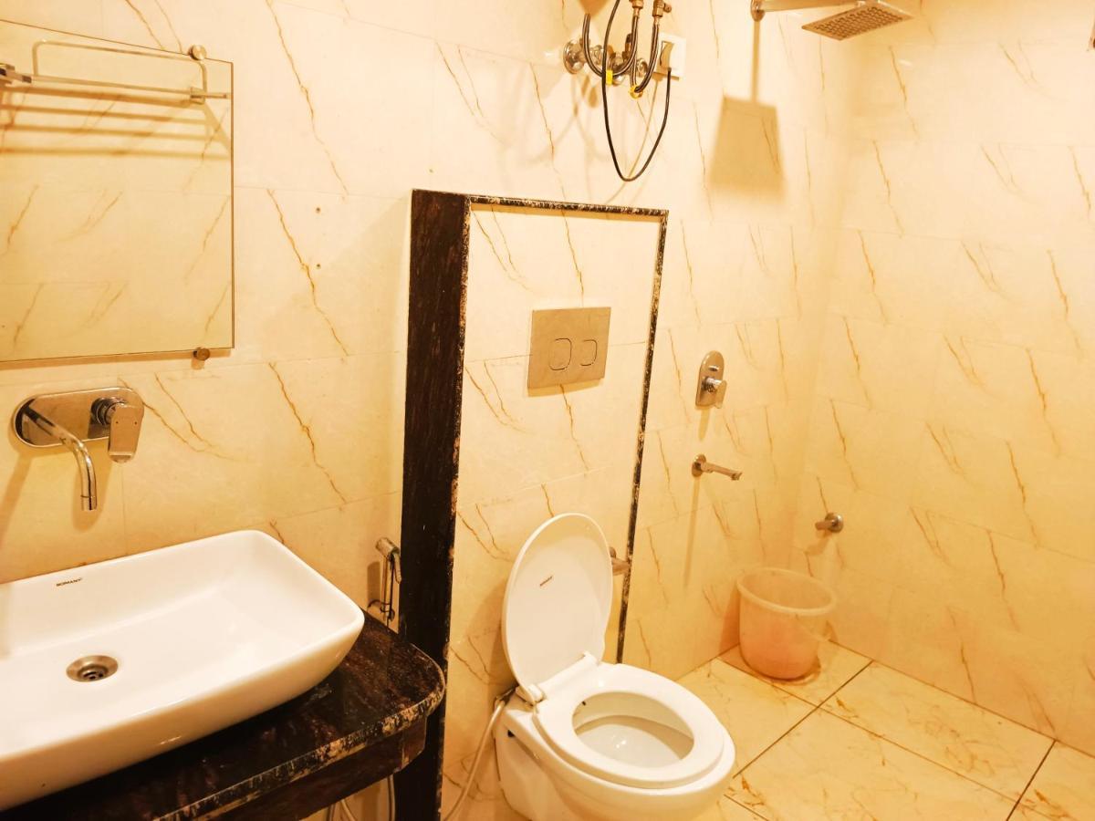 Le Mount Hotel New Delhi