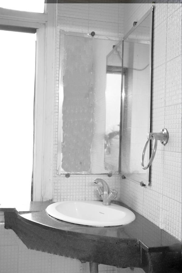 Iconic Stays Near Ganga Ram Hospital 3*