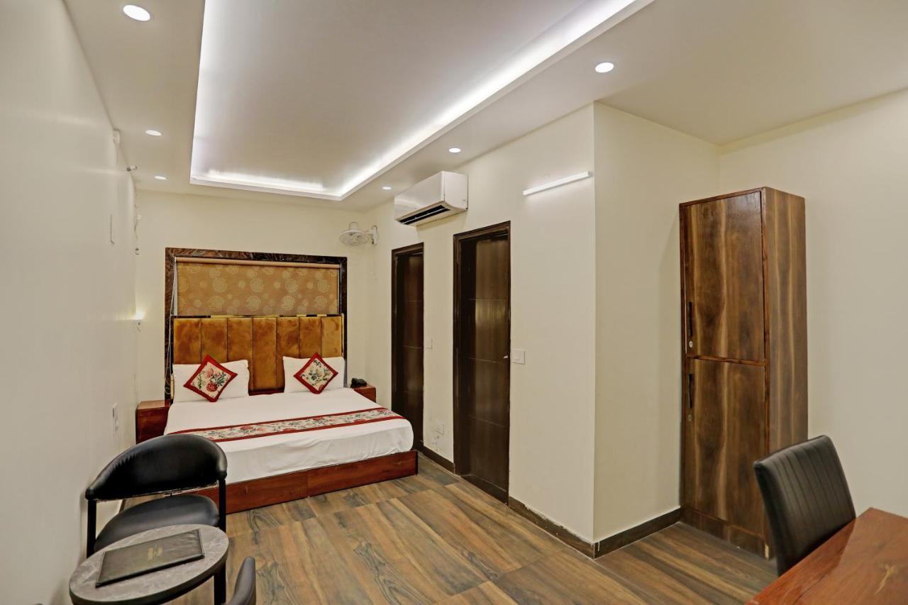 Hotel Staybook Atlanta Train Station New Delhi
