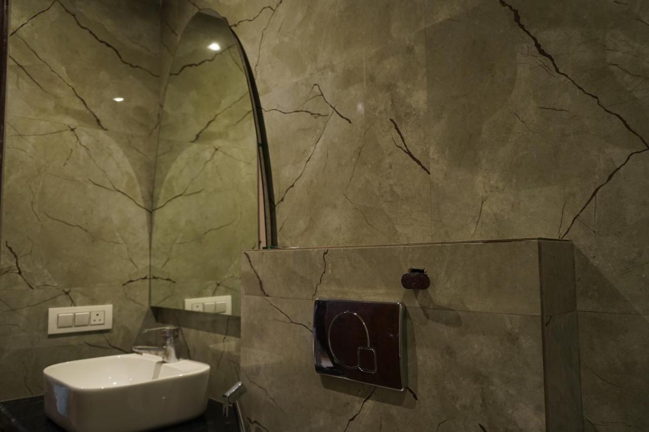 O Delhi, Near Metro Station Karol Bagh 3*