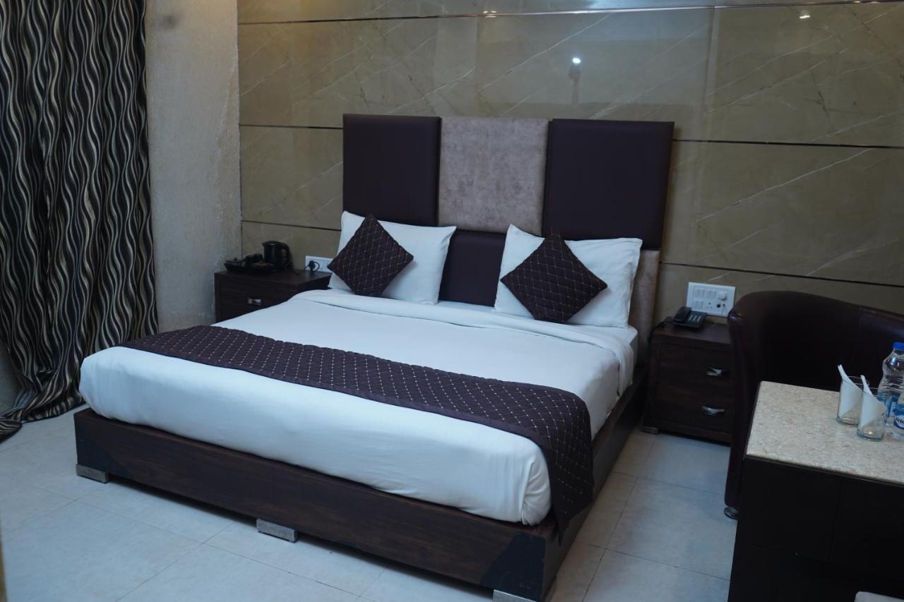 Hotel O Delhi, Near Metro Station Karol Bagh 3*