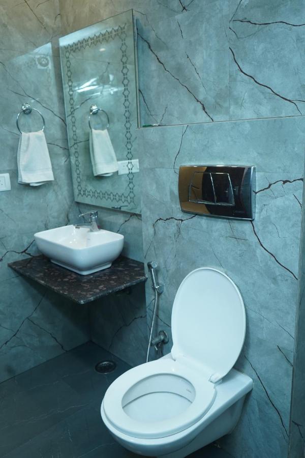 O Delhi, Near Metro Station Karol Bagh 3*