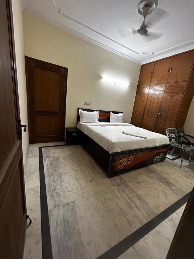 Hotel Delite - Nehru Enclave Gate No 5