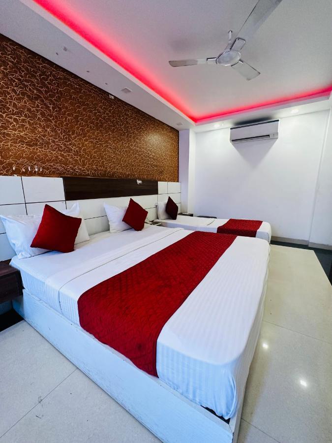 Palm Majestic At Airport Hotel Nova Deli