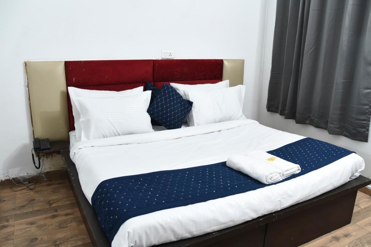 Hotel Orchid At Tilak Nagar 