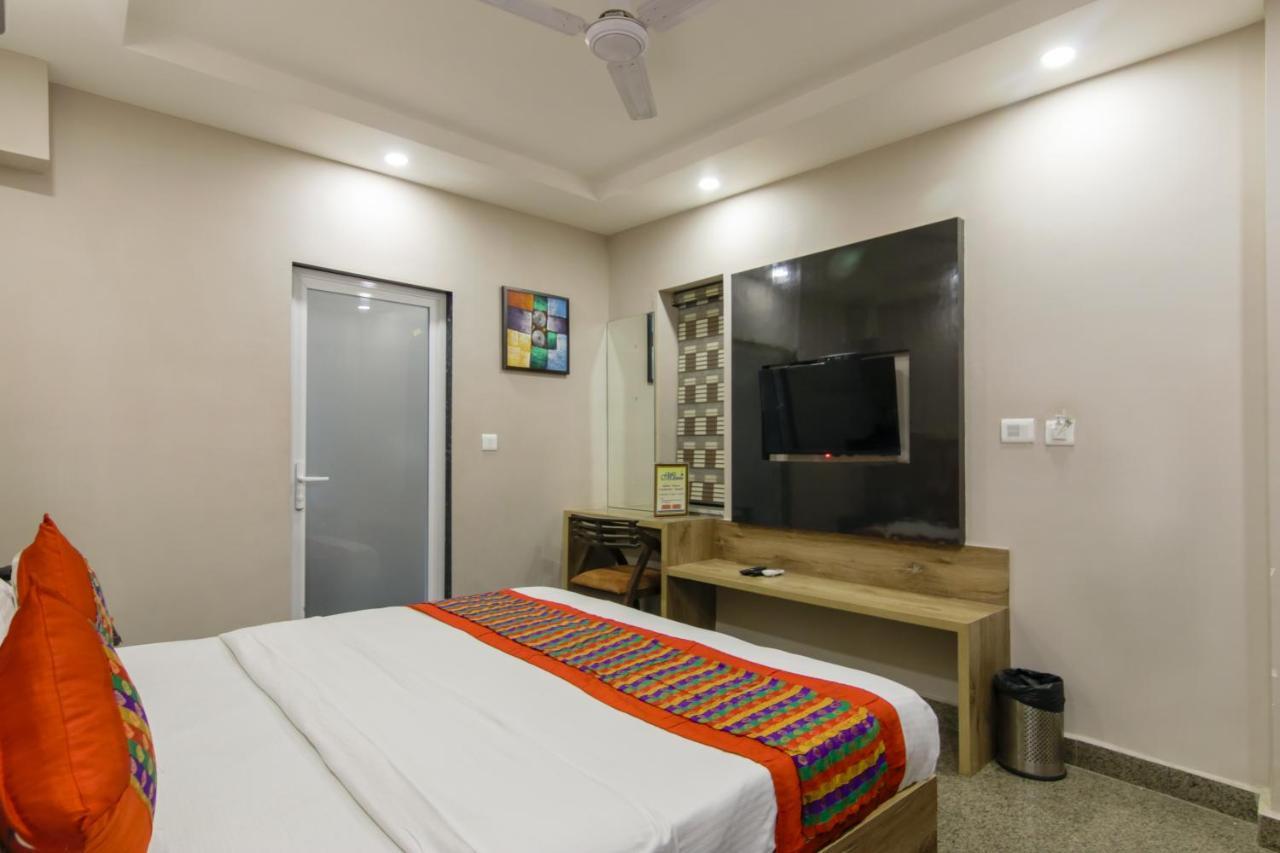 Anand - Delhi Hotel New Delhi