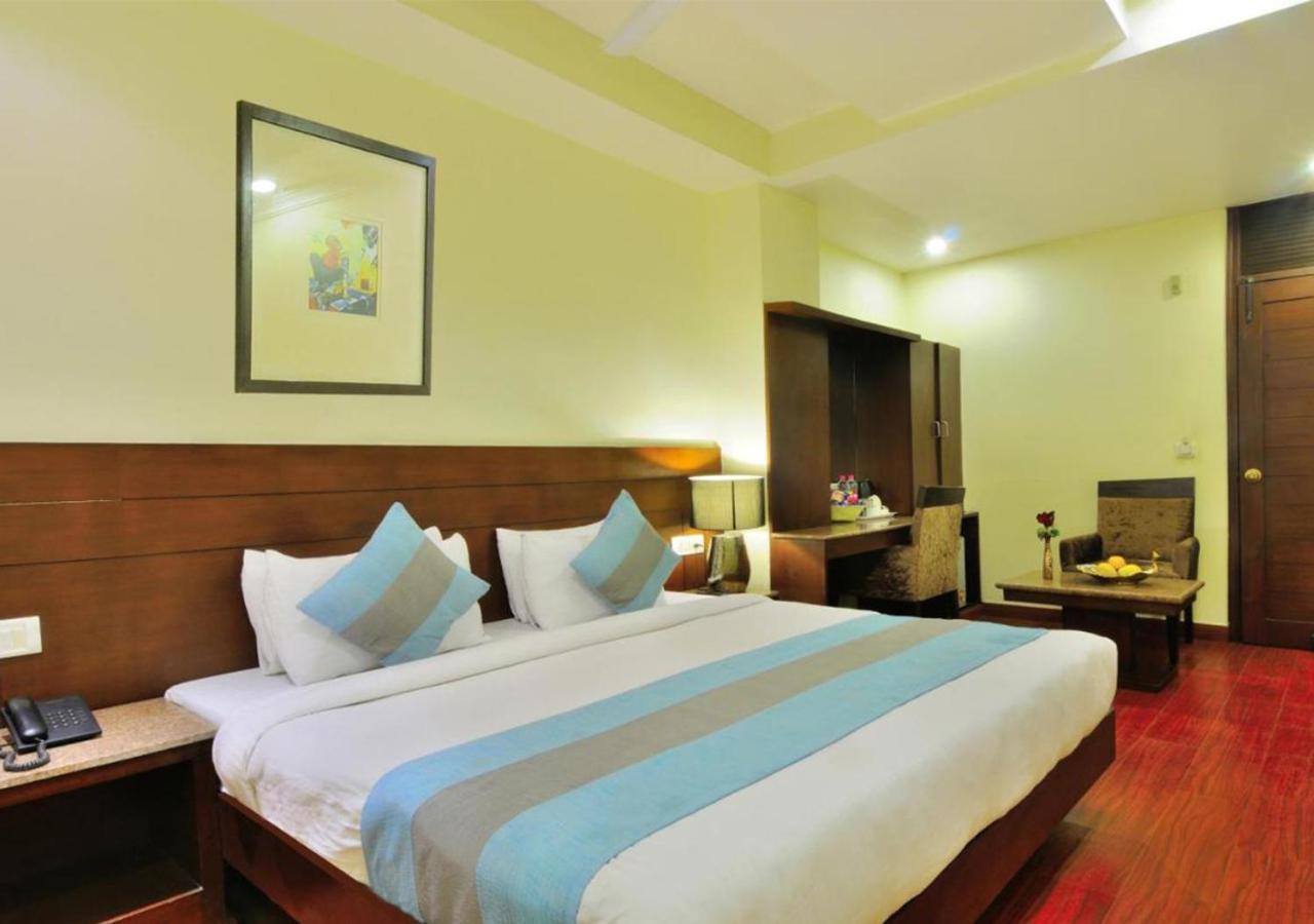 The Raj 4*