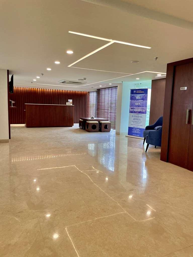 Hotel Western Maharani Bagh *