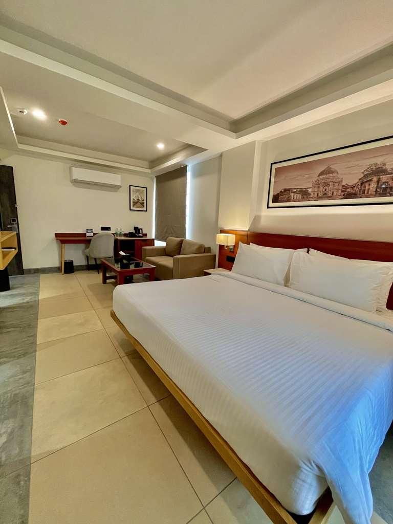 Western Maharani Bagh New Delhi