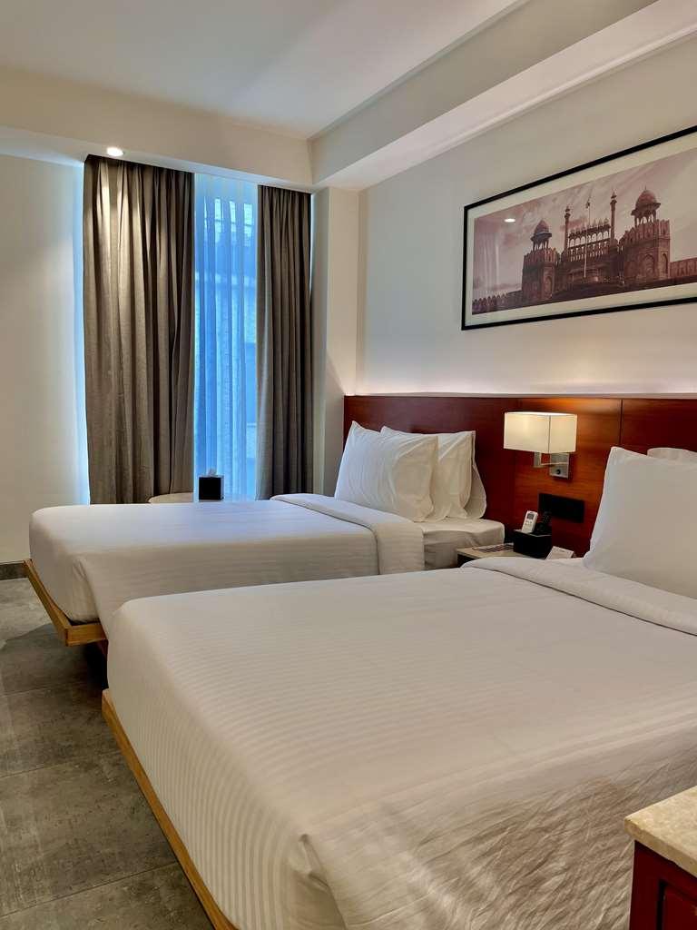 Western Maharani Bagh Hotel *