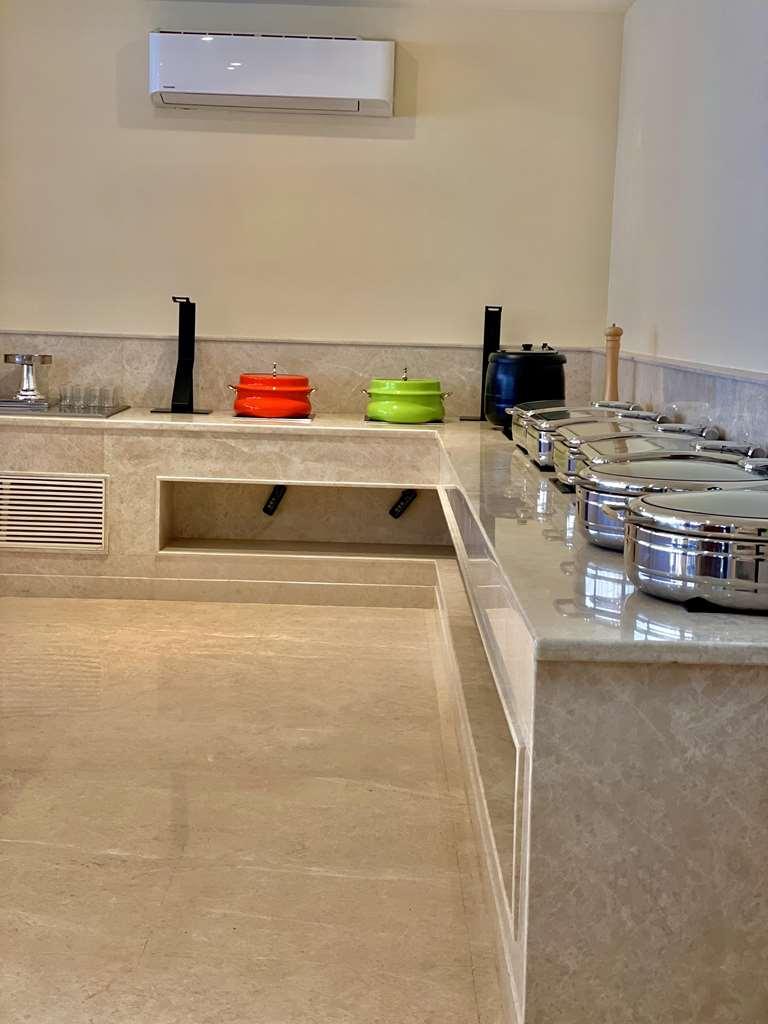 Hotel Western Maharani Bagh New Delhi