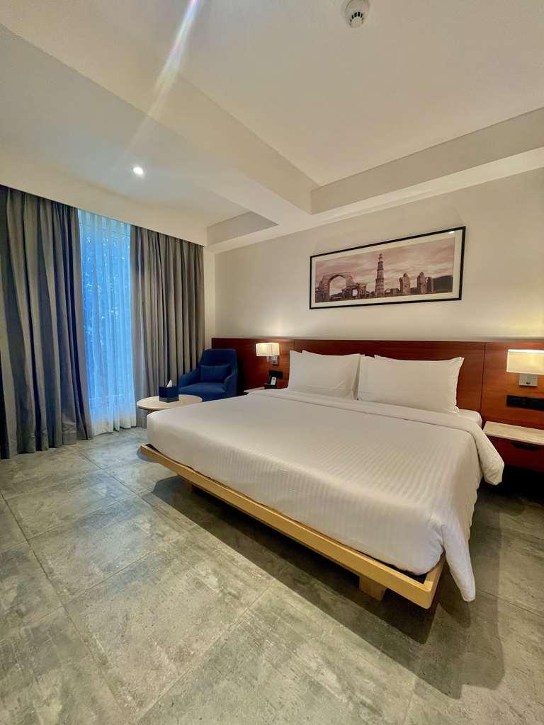 Western Maharani Bagh Hotel *