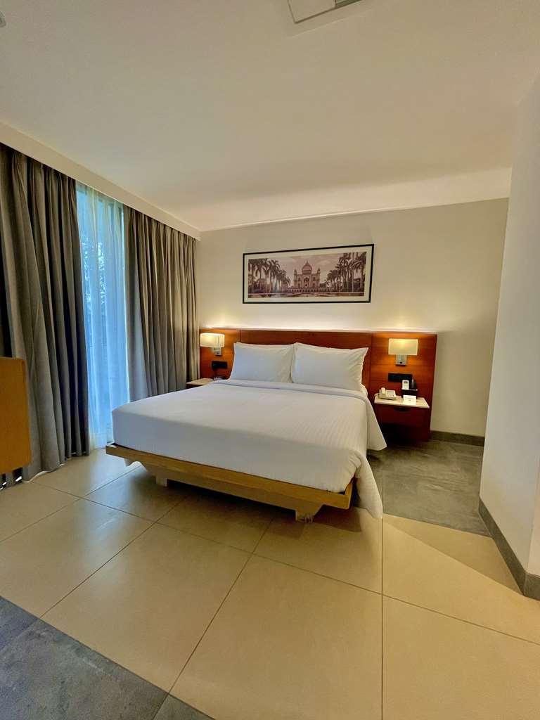 Hotel Western Maharani Bagh