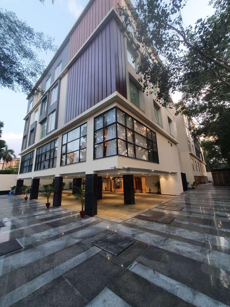 Western Maharani Bagh Hotel *
