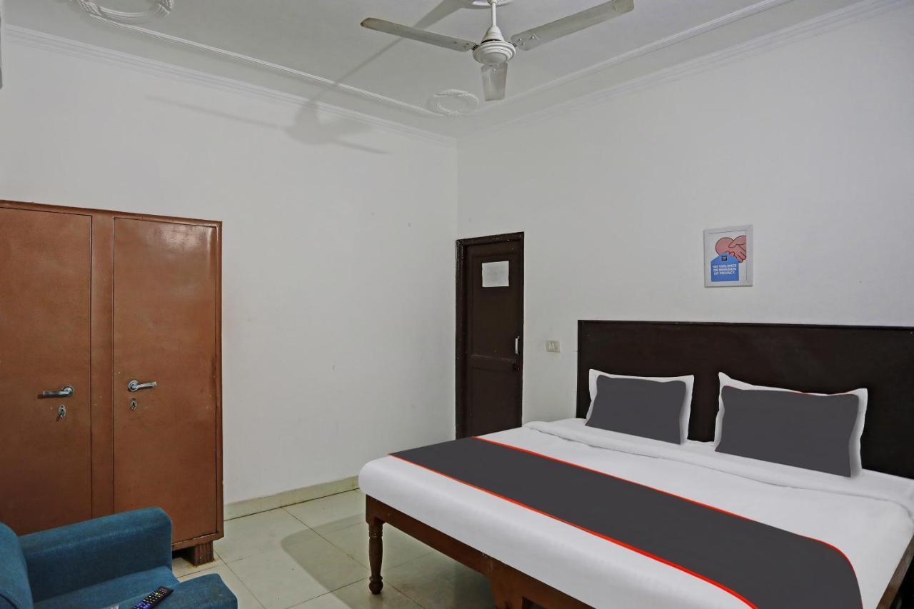 Collection O Mayank Near Iskcon Temple Noida Hotel Kālkāji Devi