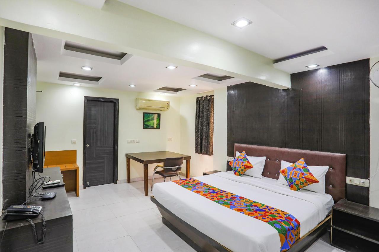 Fabhotel Trio Continental Patel Nagar New Delhi