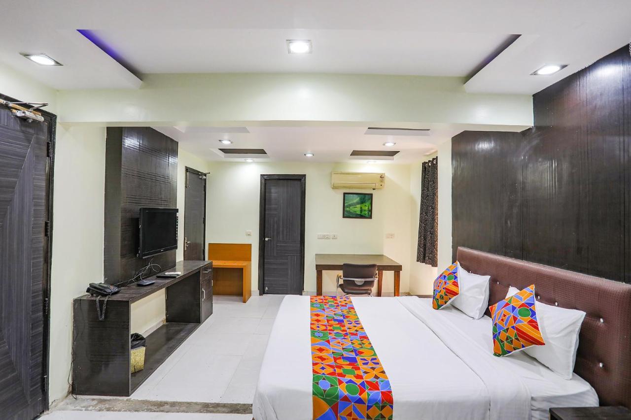 Fabhotel Trio Continental Patel Nagar New Delhi
