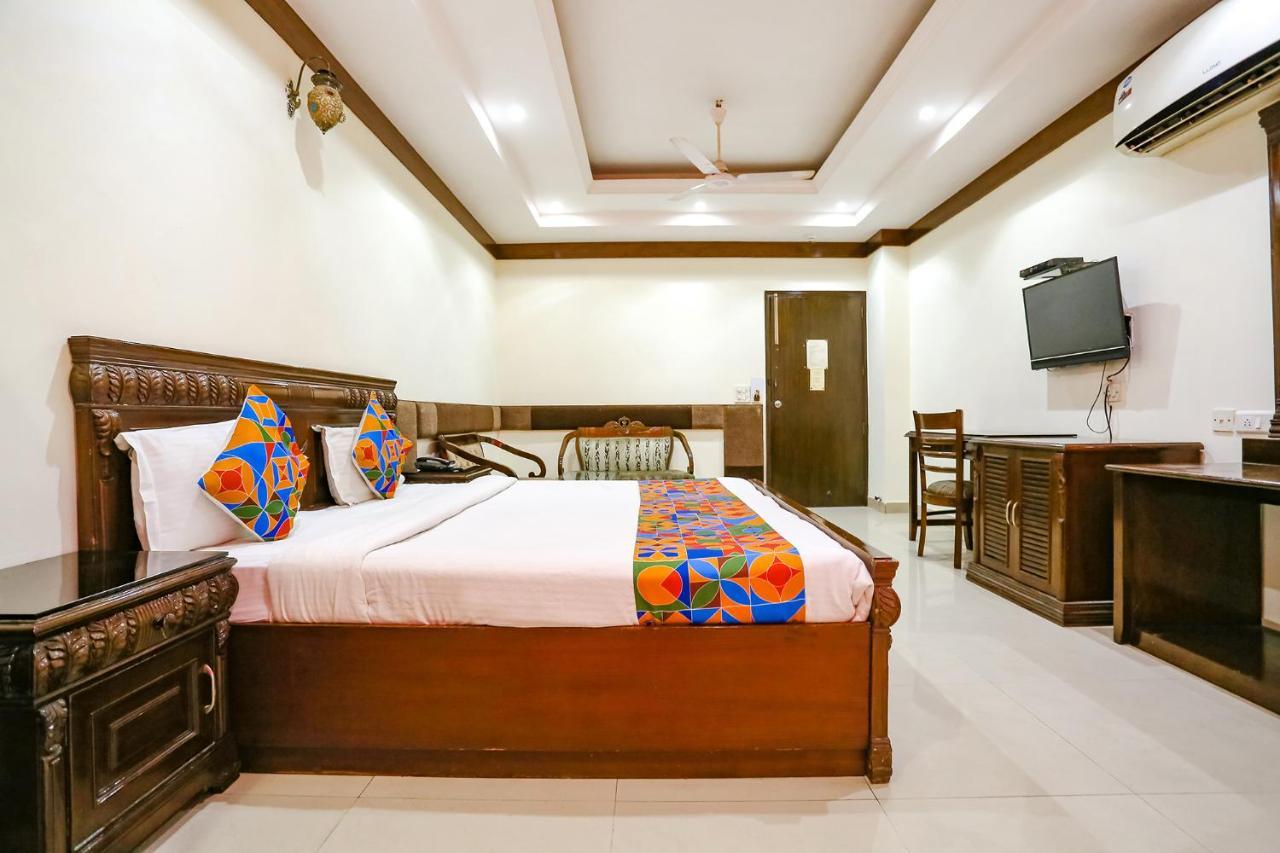 Hotel Fabhotel Clark Height Patel Nagar