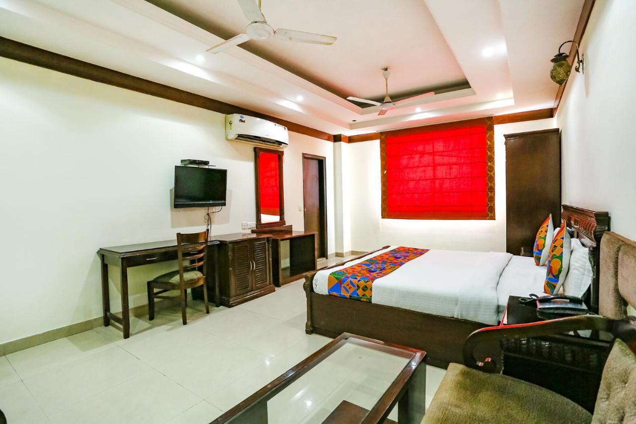 Fabhotel Clark Height Patel Nagar 3*