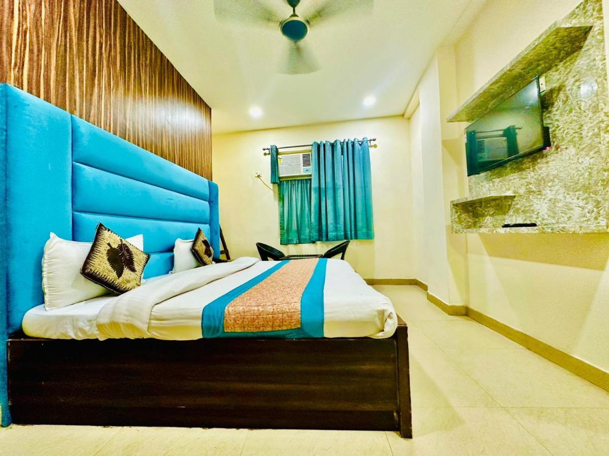 Aero Indus Near Airport