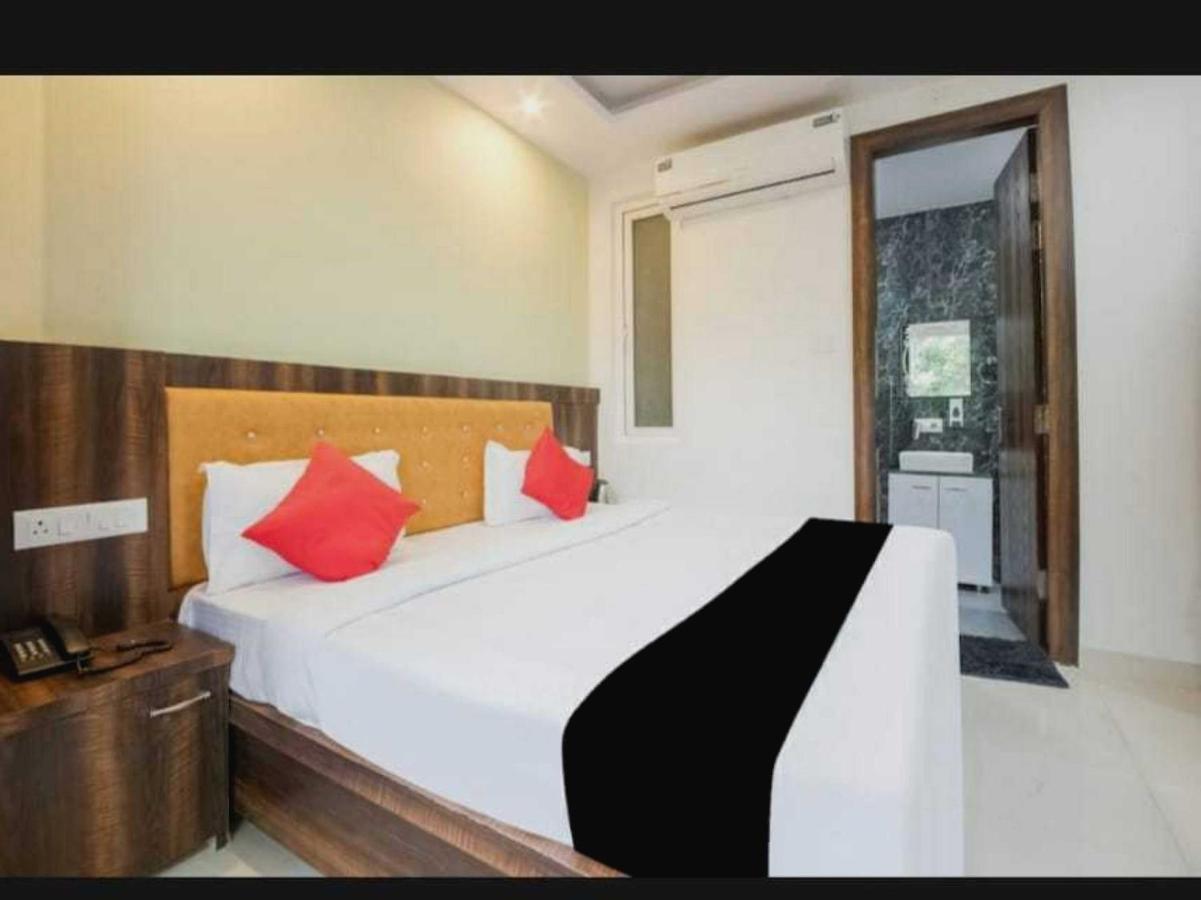 Oyo Raas Near Nawada Metro Station Hotel New Delhi