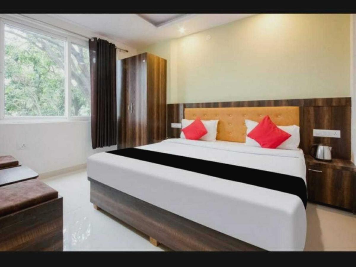Oyo Raas Near Nawada Metro Station Hotel New Delhi