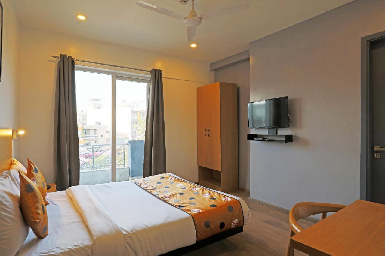 Yellow Chilli Britannia Chowk- Couple Friendly Local Id Accepted Hotel