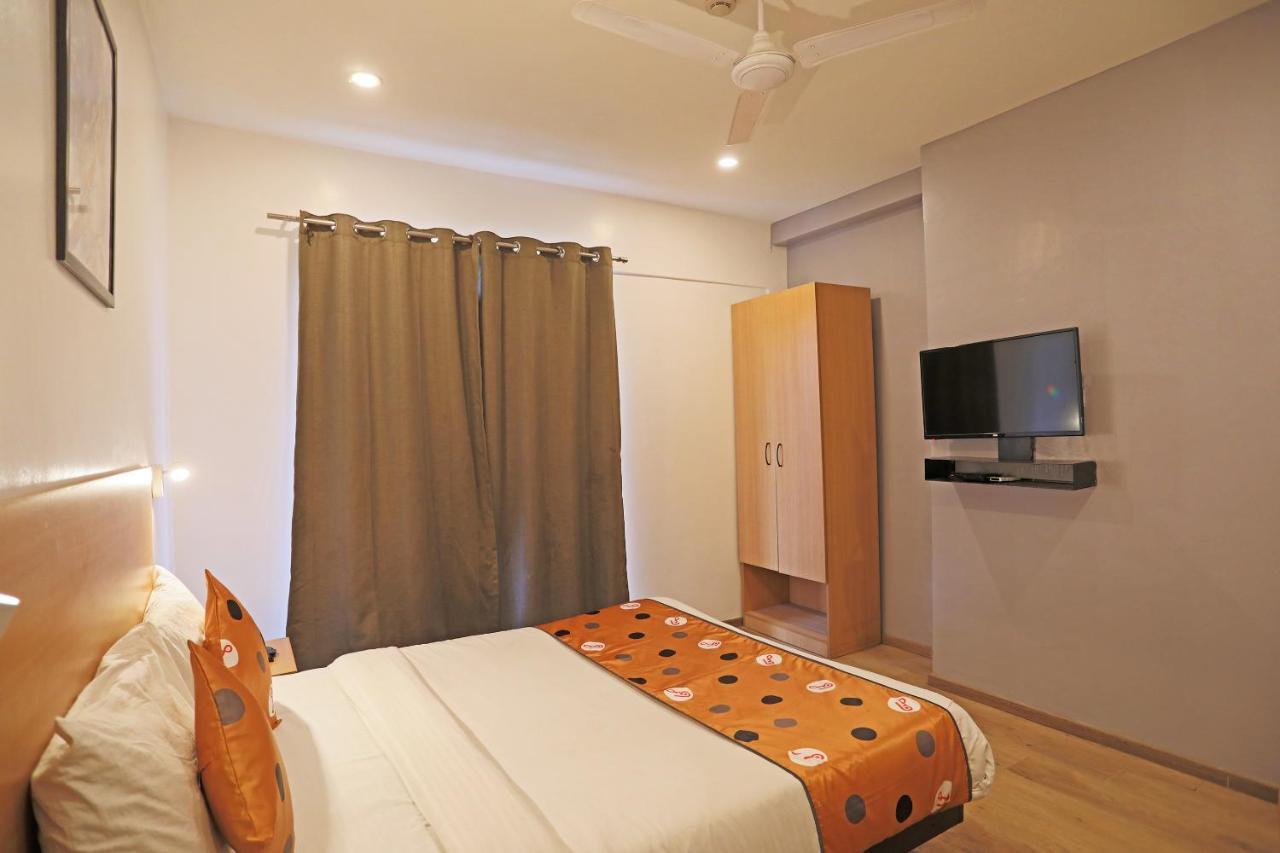 Hotel Yellow Chilli Britannia Chowk- Couple Friendly Local Id Accepted New Delhi