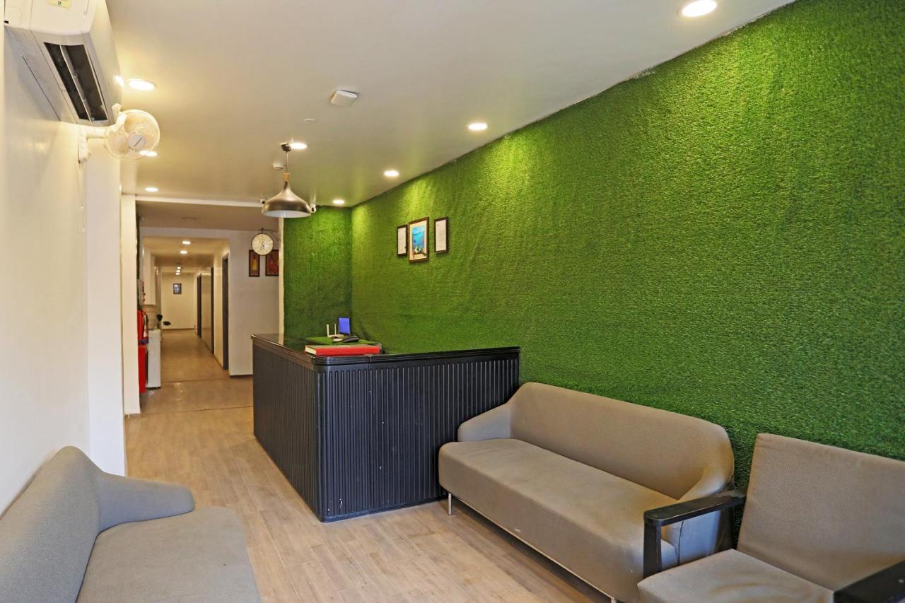 Yellow Chilli Britannia Chowk- Couple Friendly Local Id Accepted Hotel 3*