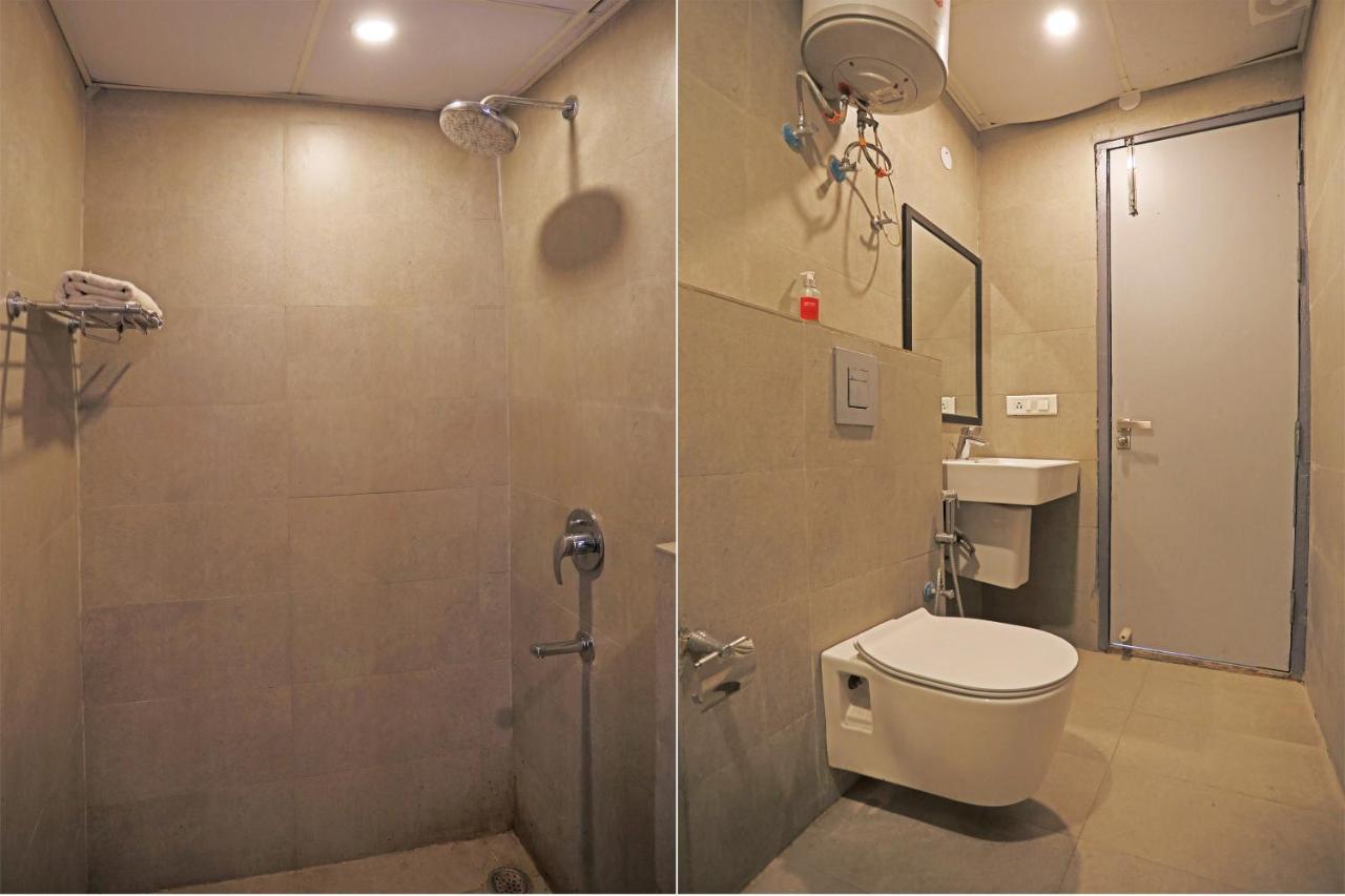 Yellow Chilli Britannia Chowk- Couple Friendly Local Id Accepted 3* New Delhi