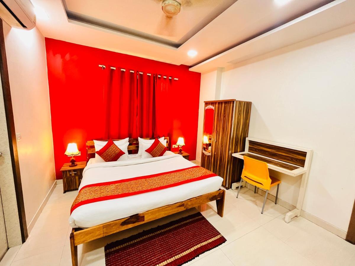 Park Pride Pitampura New Delhi, Couple Friendly Bed & Breakfast
