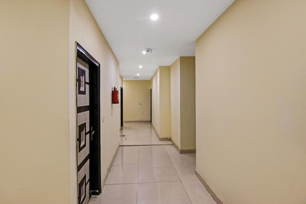 Oyo Flagship Pleasure Near Haiderpur Metro Station Hotel Nova Deli