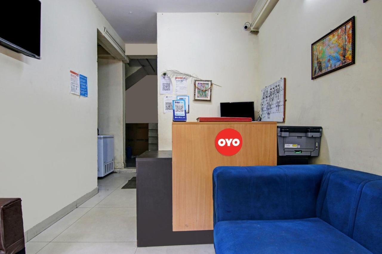 Oyo Flagship Pleasure Near Haiderpur Metro Station 3* Nova Deli