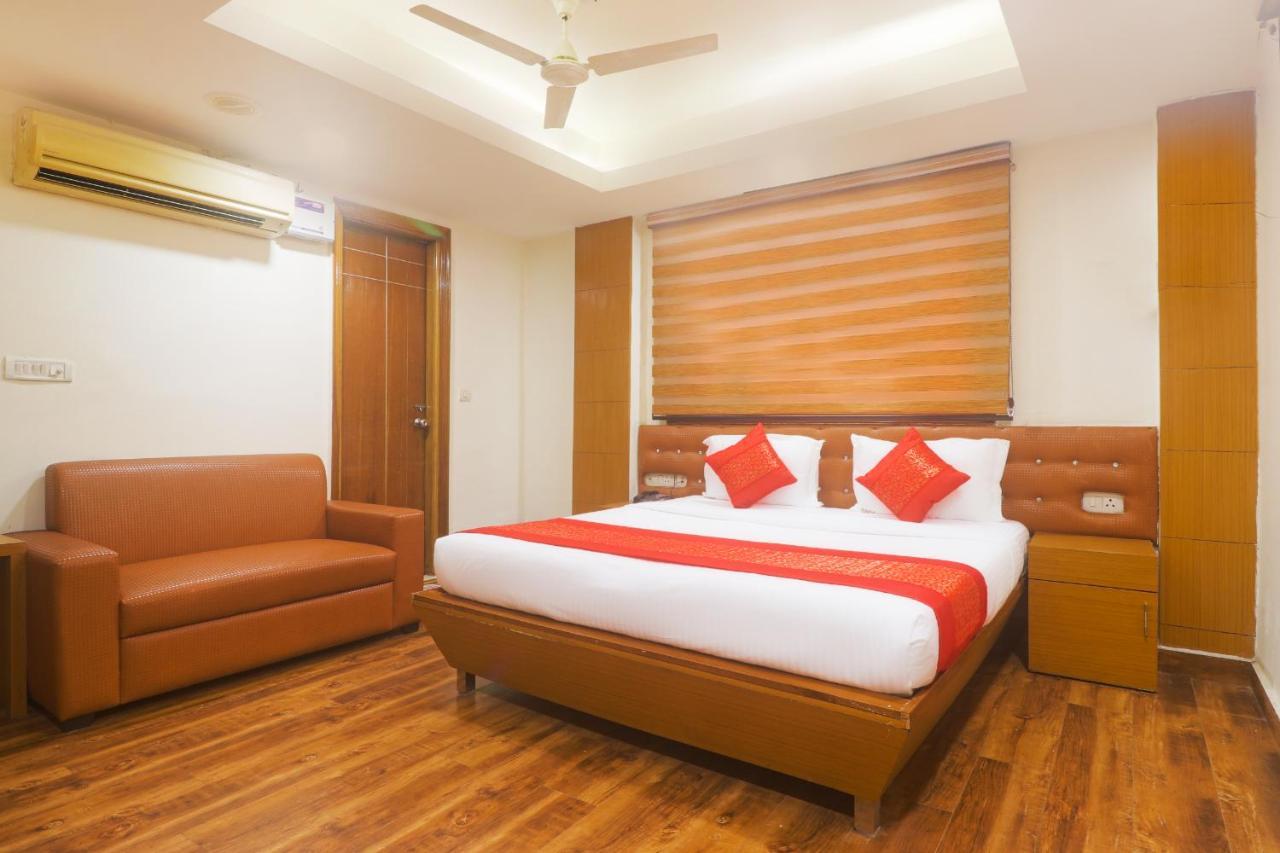 Sizzling Starr Hotel New Delhi