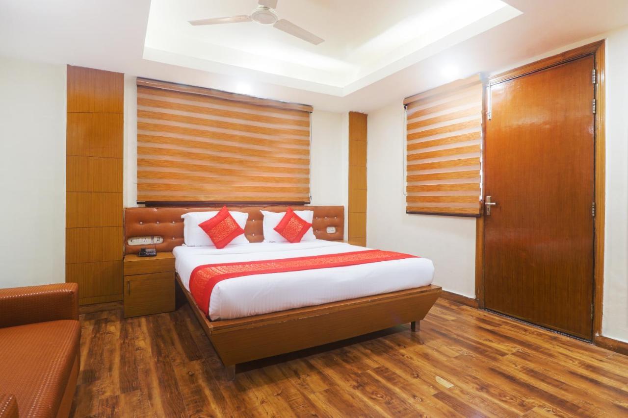 Sizzling Starr Hotel