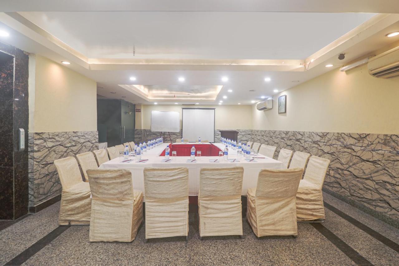 Sizzling Starr Hotel New Delhi