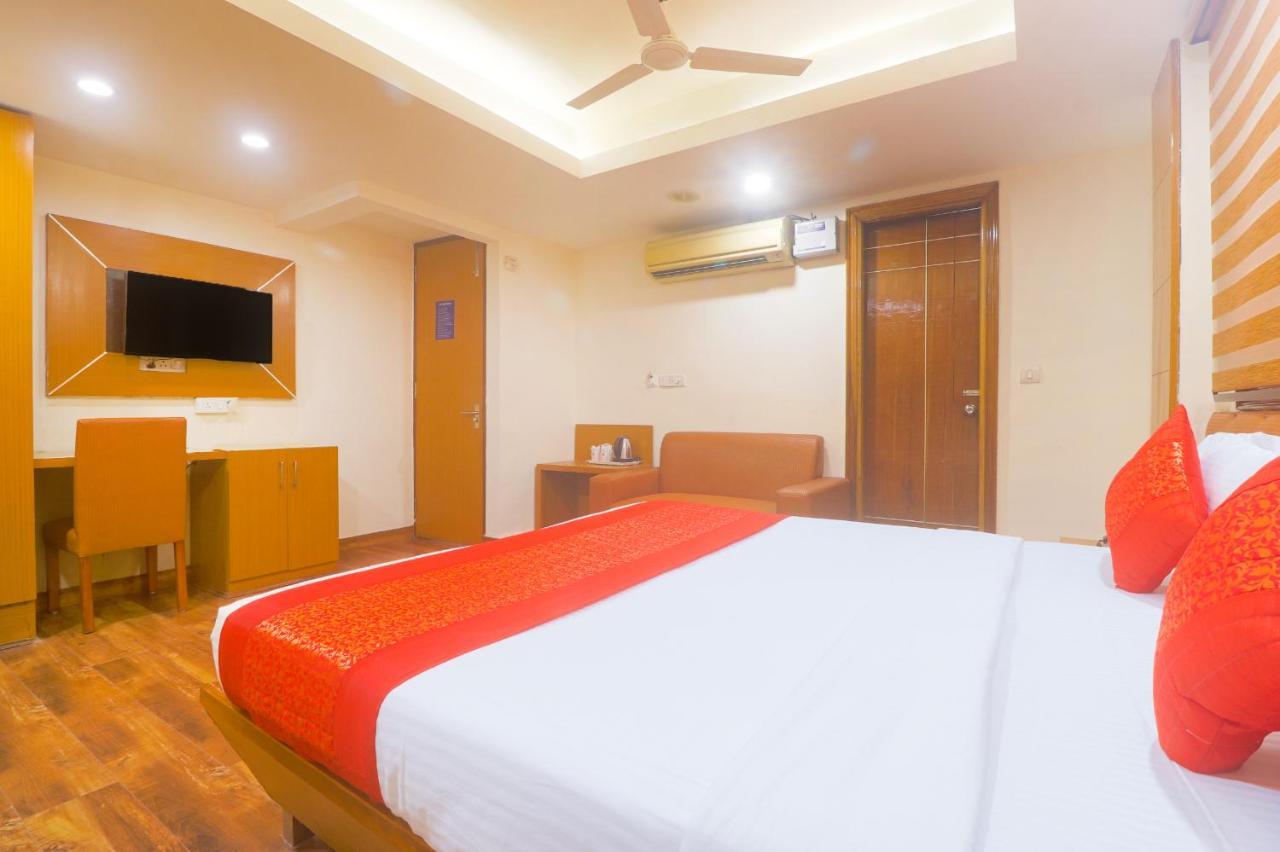 Hotel Sizzling Starr New Delhi
