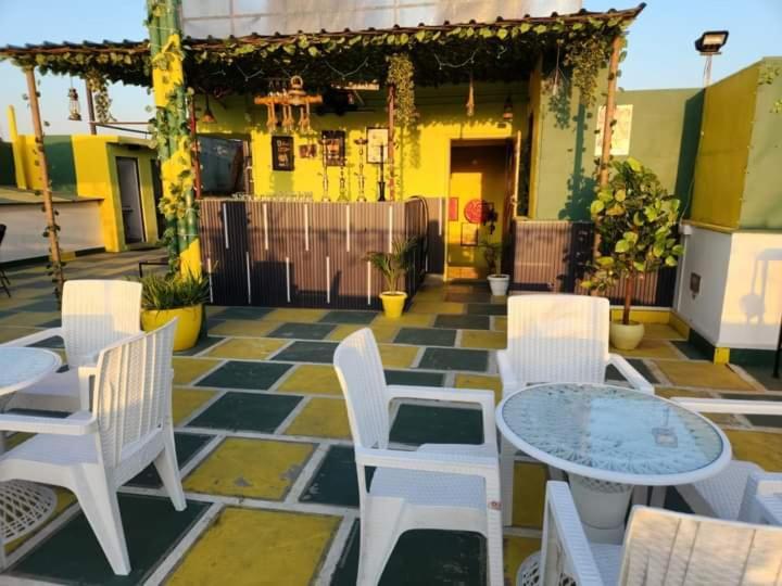 Majestic - East Of Kailash Hotel