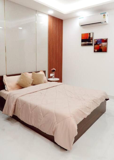 The Luxe In Delhi Apartment *