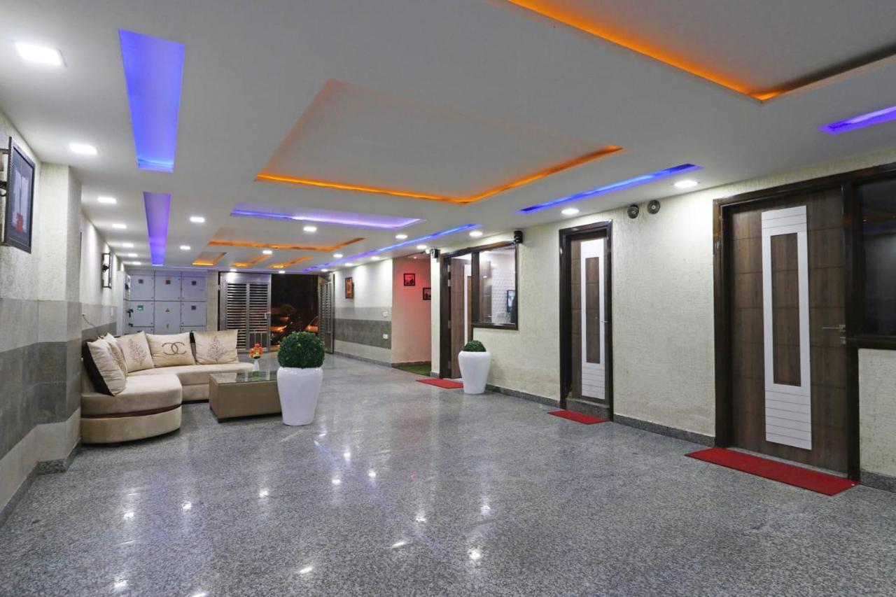 Season Grand Couple Friendly Pitampura Metro Station 3* Delhi (National Capital Territory of India)