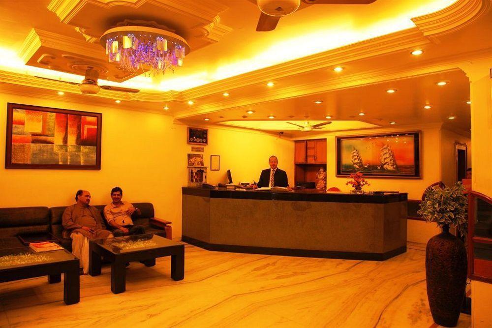 Hotel Fabhotel Star Delhi Airport 3*