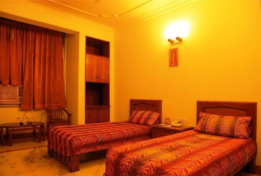 Fabhotel Star Delhi Airport