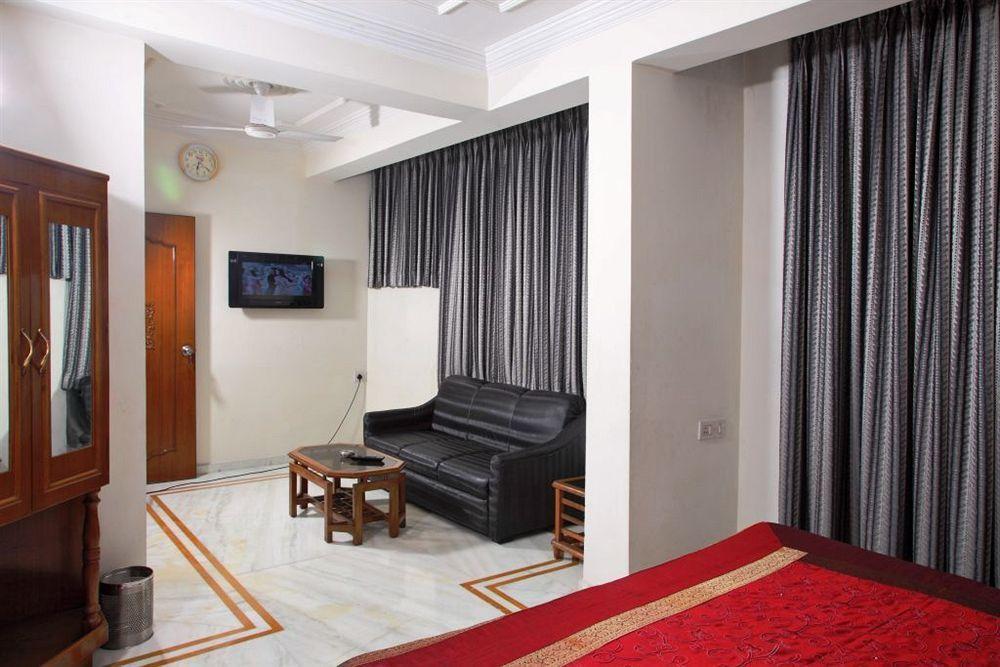 Fabhotel Star Delhi Airport Hotel 3*