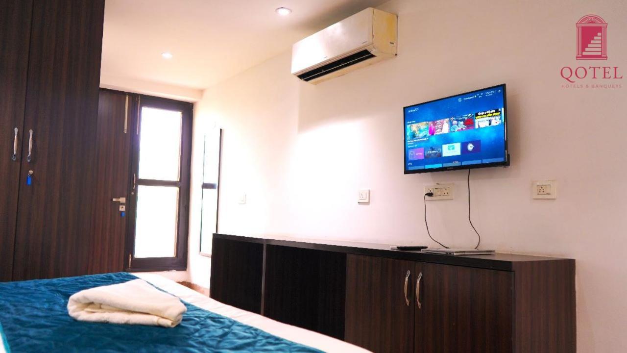 Apartment Qotel Rajouri Garden Above Ritu Marbel Near Rajouri Garden Metro Station